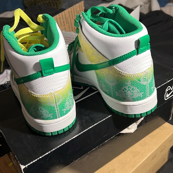 Wmn Nike Dunk High - Picture 4 of 6